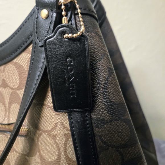Coach Brown and Black Shoulder Bag with Monogram Design - Picture 3 of 4